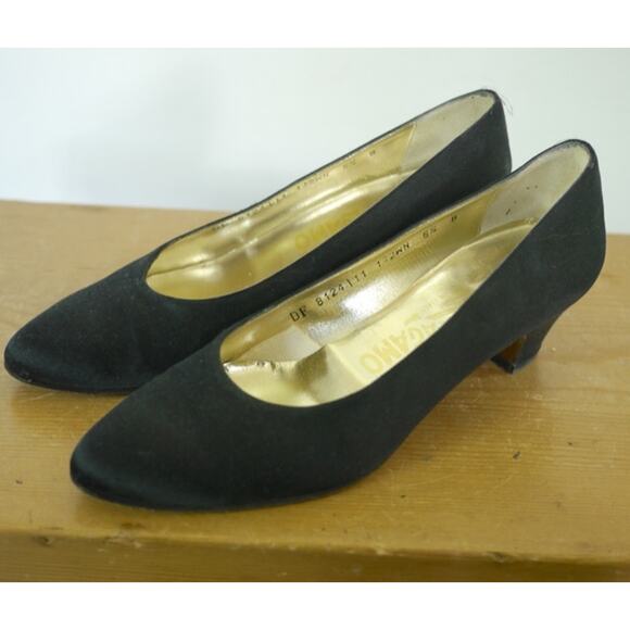 Vintage Ferragamo Made in Italy Black Satin Fabric Dress Pumps Heels 5.5B 35.5 - Picture 3 of 9